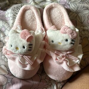Hello Kitty Pink women’s  Slippers